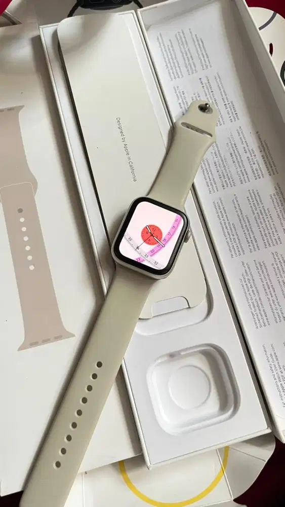 Apple watch se gen 2 starlight 44mm