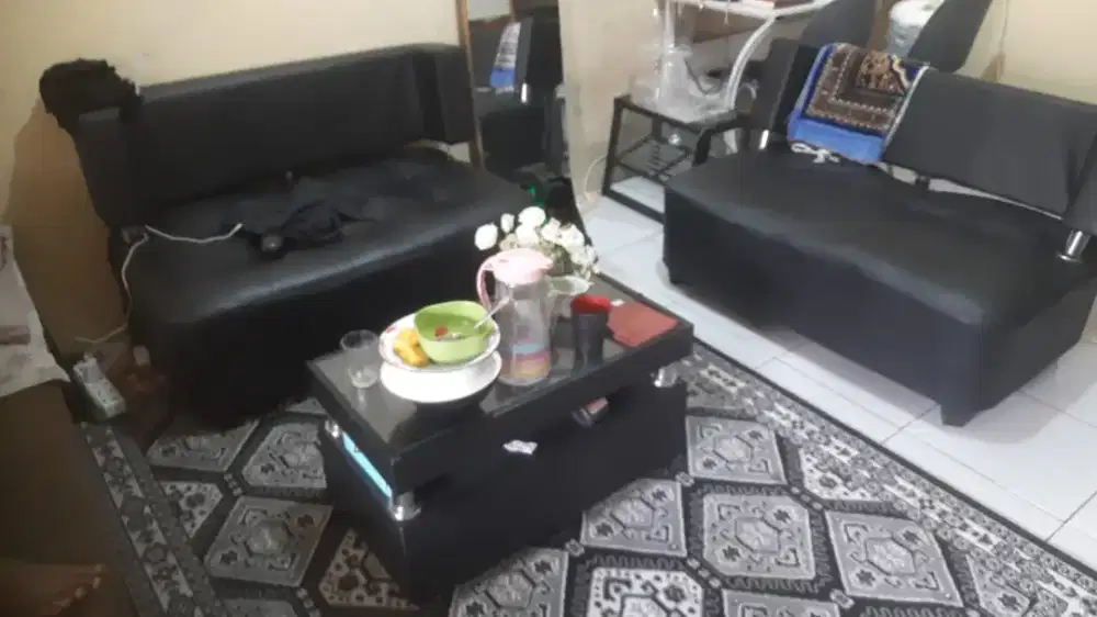 Meja, kursi, soffa