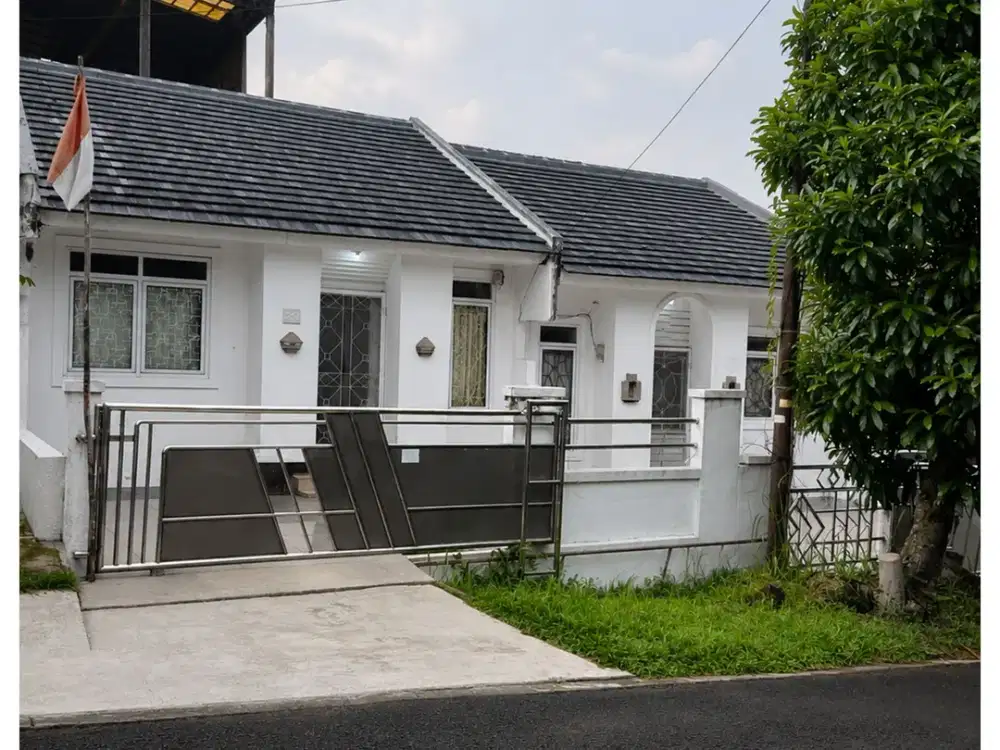 Dijual Rumah Bagus Siap Huni Strategis di Sentul City Ssr1084