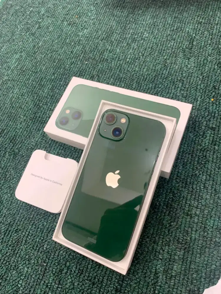 iPhone 13 128 resmi ibox
Fullset 
Hb 84% ori
Face ID on
True Tone on