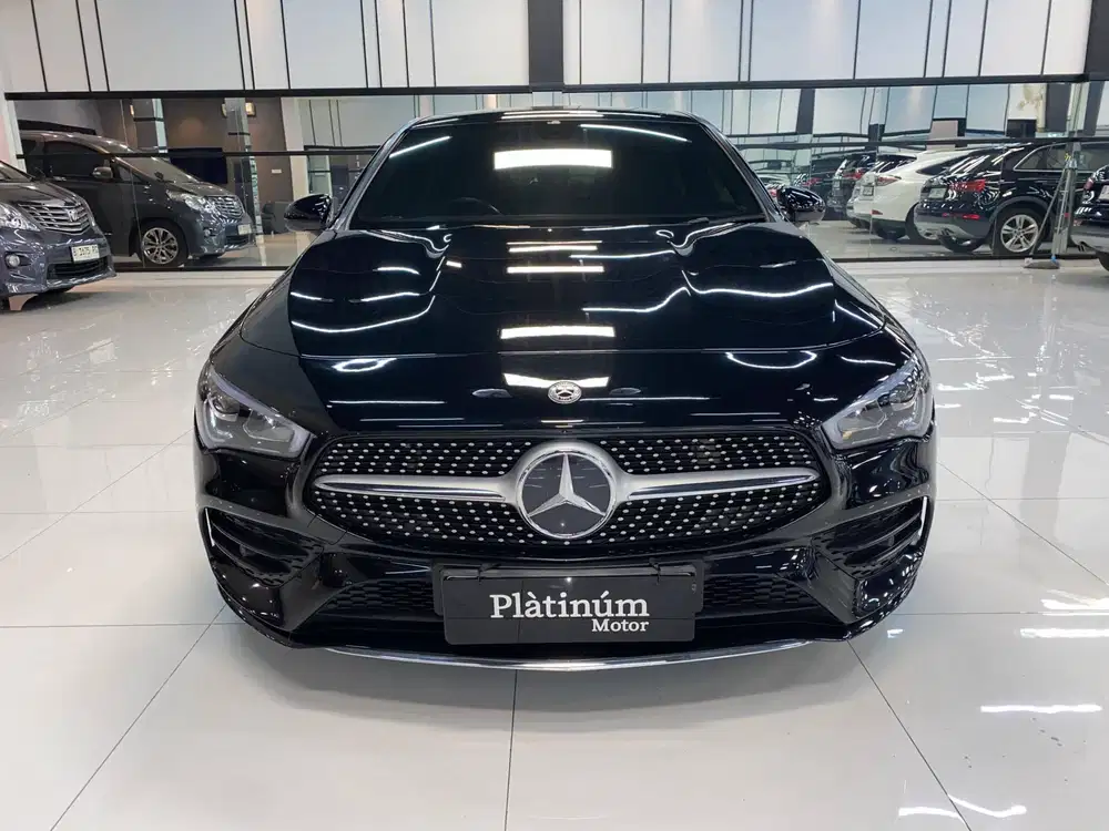 MERCEDES BENZ CLA200 AT
