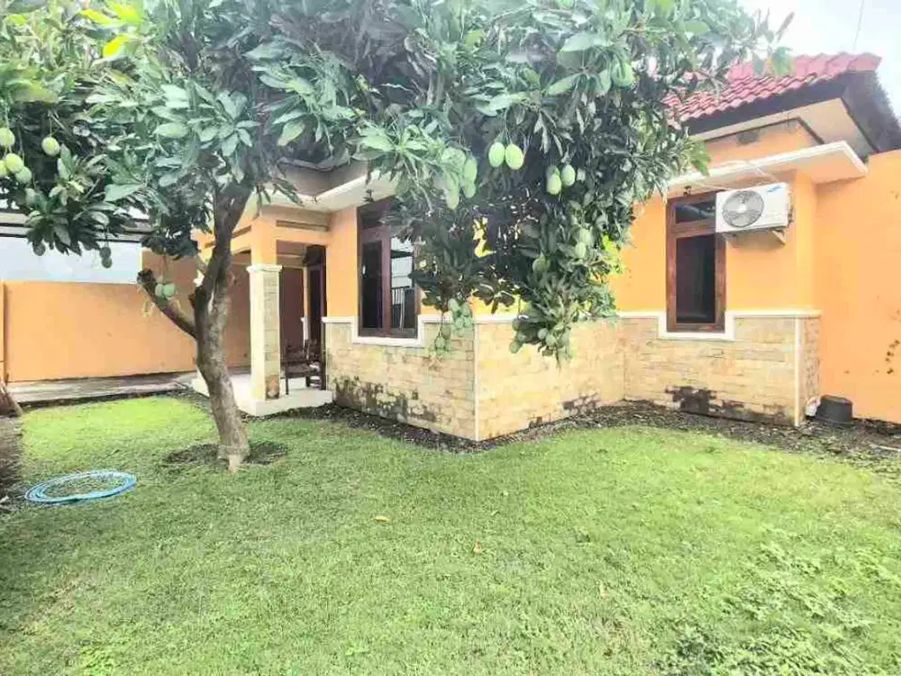 Rumah Asri Luas Hook Strategis Lingkungan Nyaman Turun Harga