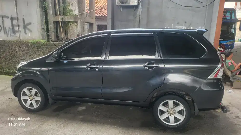 Daihatsu Xenia 1.0 manual 2013
