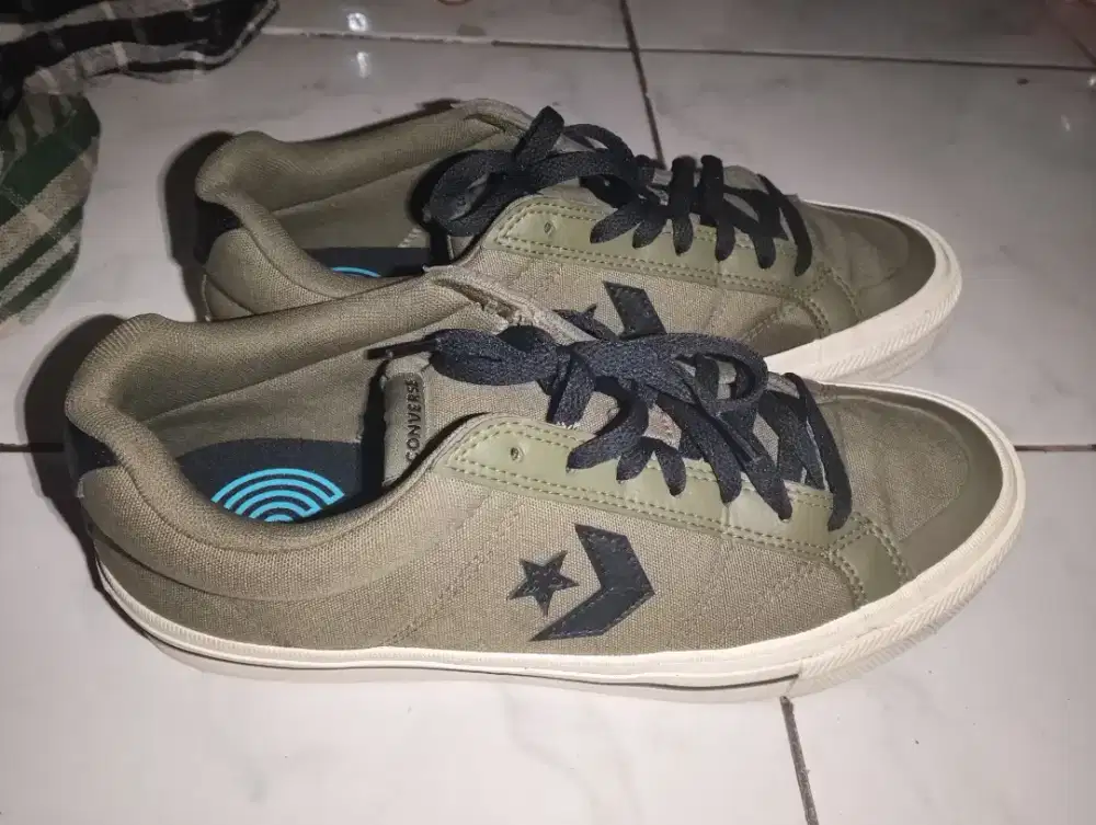 Converse sports casual