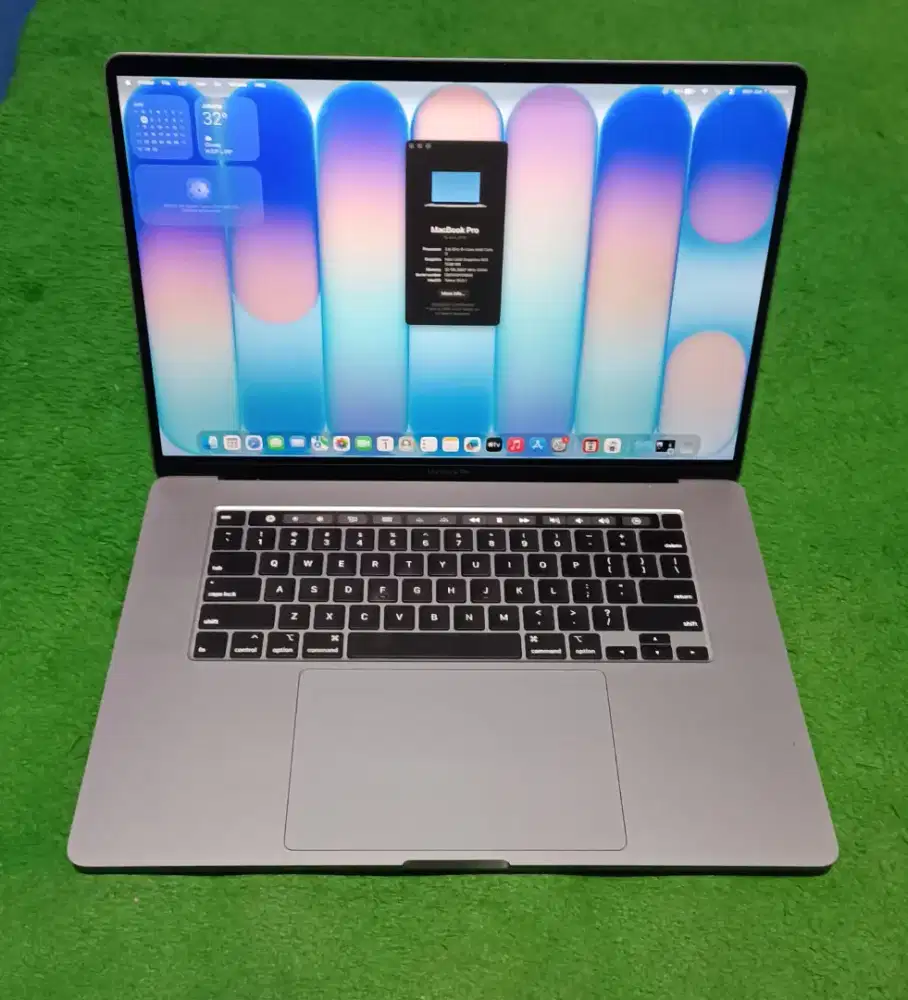 Macbook Pro 2019 16inch i7 32/512 Grey Touchbar Dual VGA Mulus Murah
