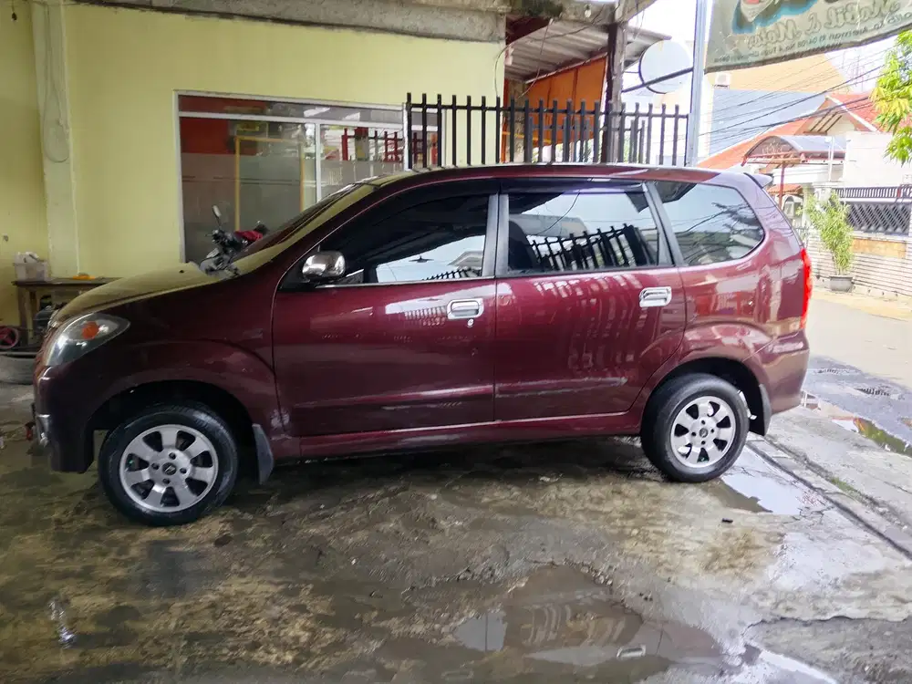 Daihatsu Xenia 2010 Bensin