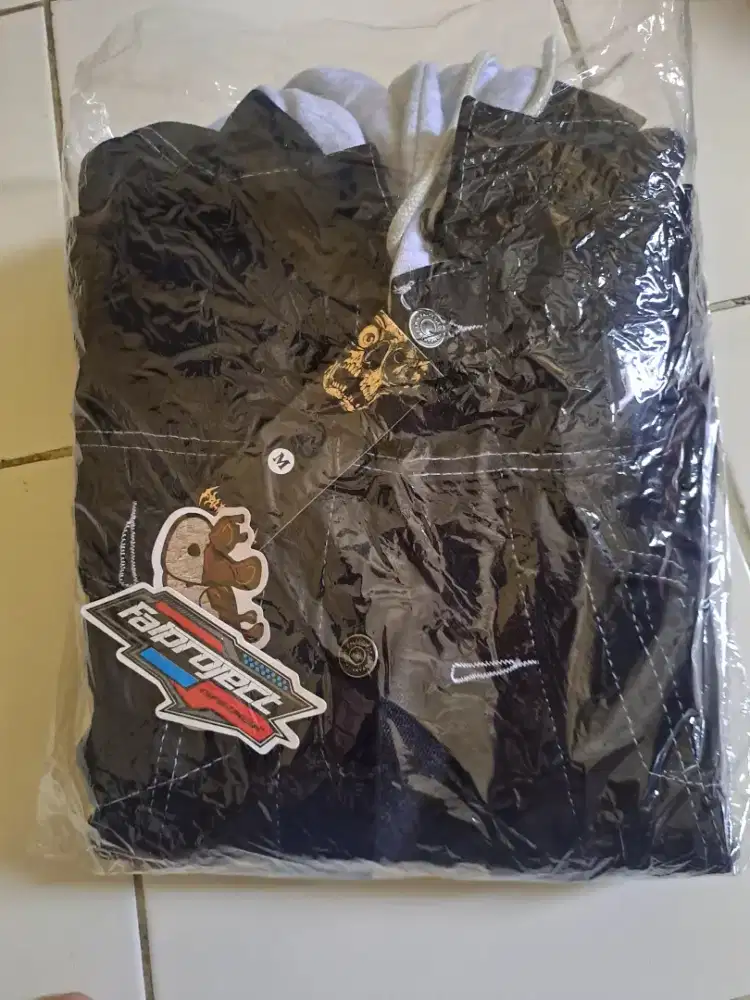 Jual jaket levis perpaduan switer kondisi baru