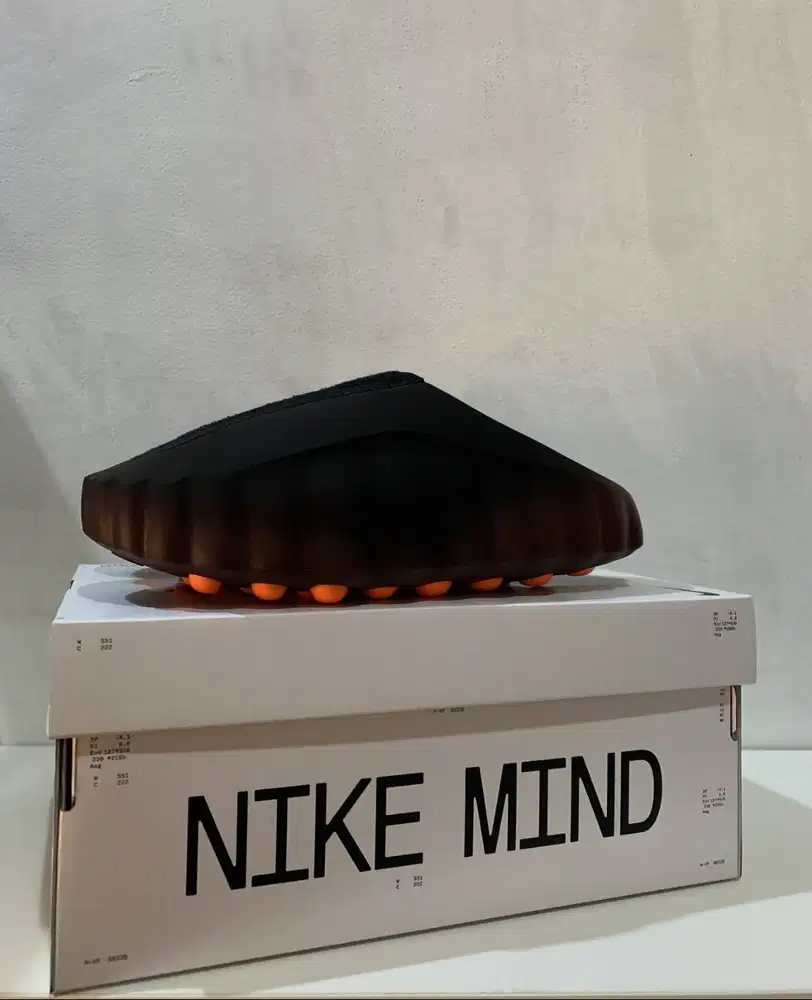 Nike Mind 001 Bronze Eclipse Total Orange Size US 9 / Euro 42.5 BNIB