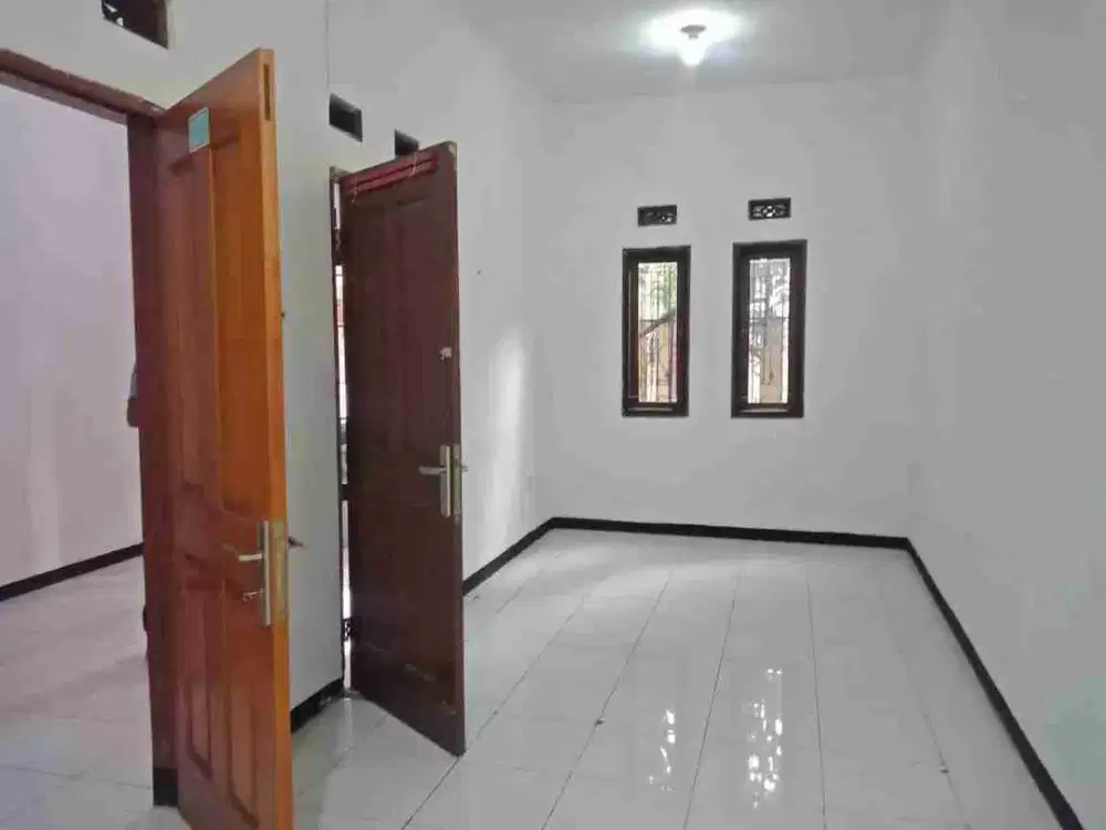 Disewakan Rumah/Kantor siap huni di Buah Batu dekat Griya Buah Batu
