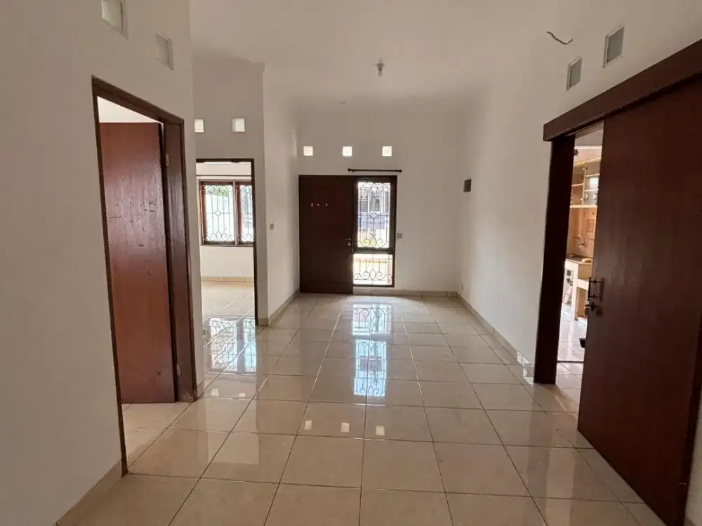 Dijual   Rumah Villa Melati Mas