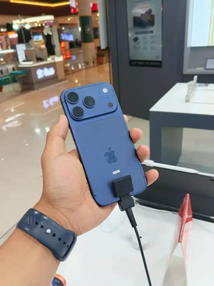 IPHONE 17PRO GARANSI RESMI