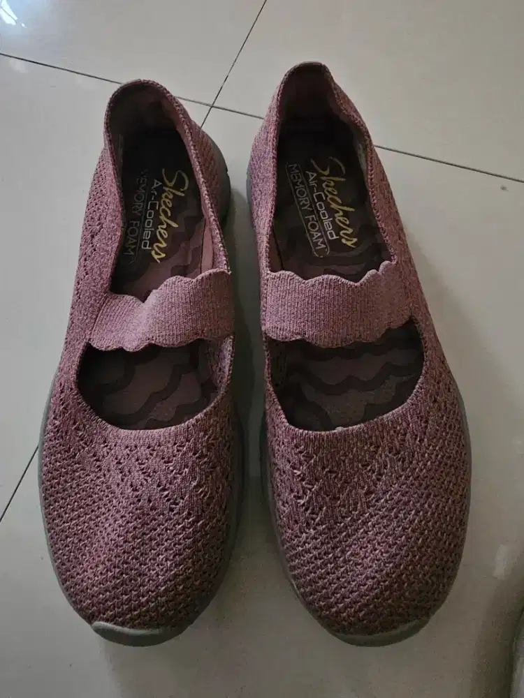 Sepatu skechers