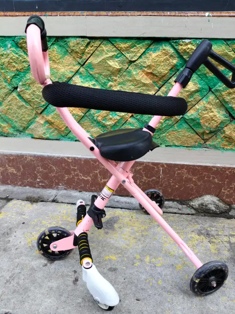 Stroller excotic lipat