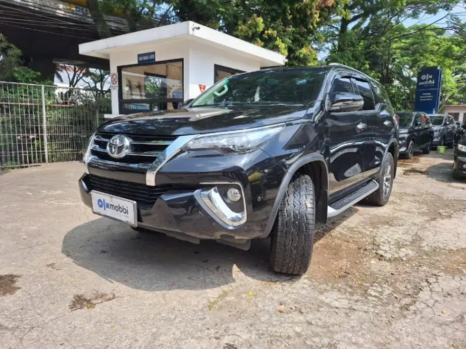 LOW DP Toyota Fortuner 2.4 4x2 VRZ Solar-AT 2019 AHR