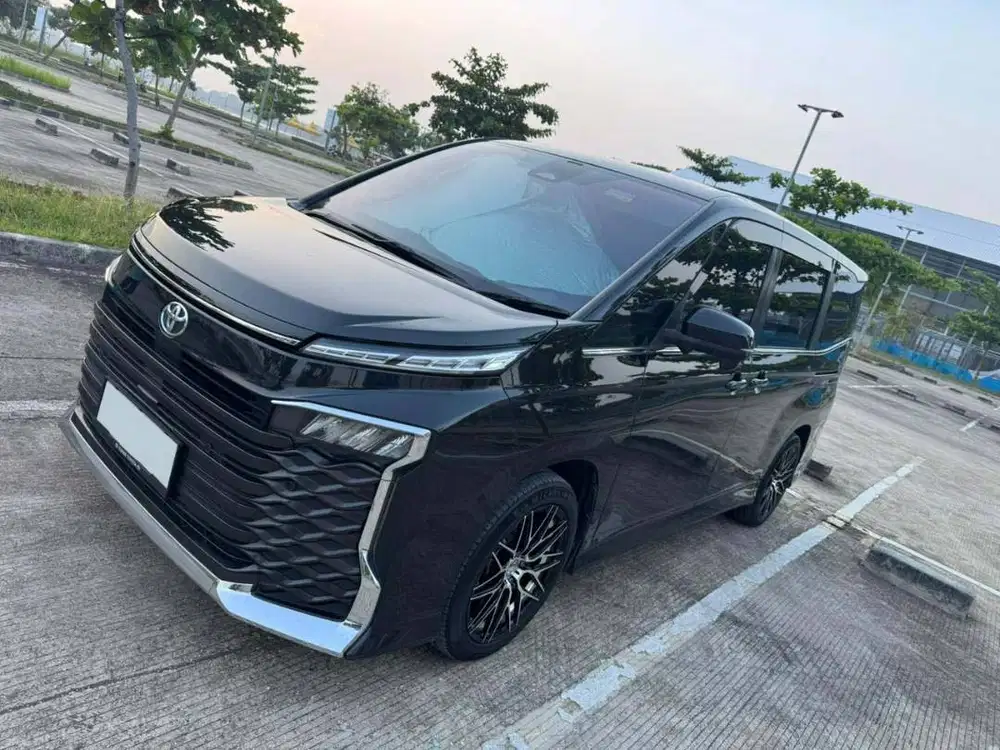 All New Voxy 2.0 CVT tss 2023 Hitam Black AT Voxi