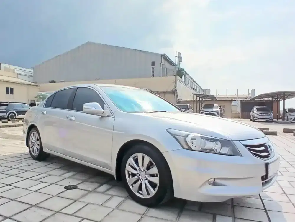 HONDA ACCORD VTI-L 2.4 AT 2012 LAST EDITION