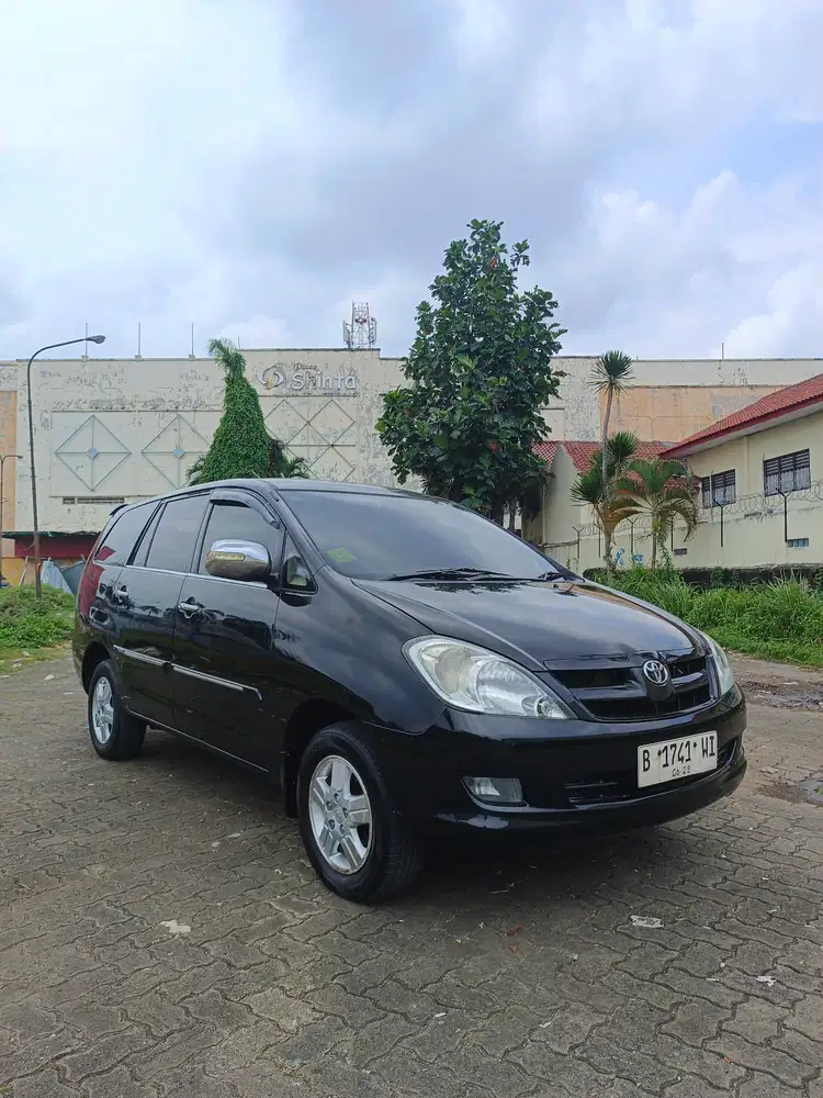 Toyota Kijang Innova 2006 Bensin
