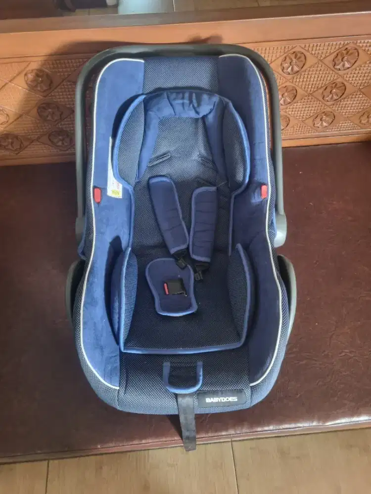 Baby car seat babydoes