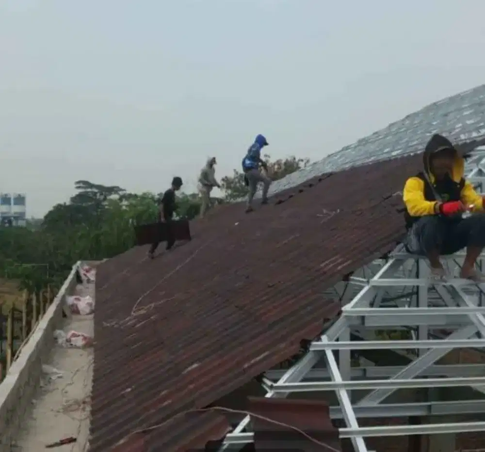Kontruksi atap baja ringan dan plavon PVC dll