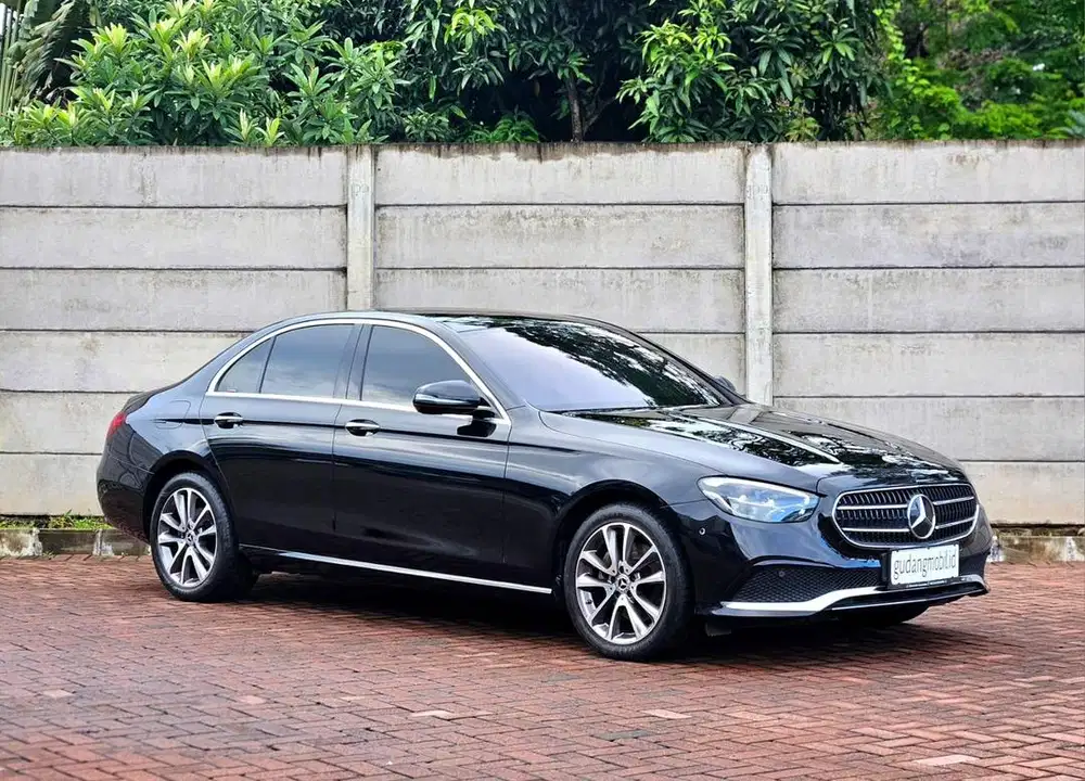 LOW ODO ! MERCEDES BENZ E200 FACELIFT 2023
