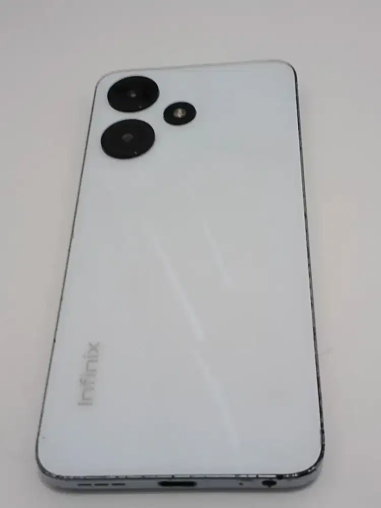 Infinix HOT 30i  Ram 8/128  UNIT only selain unit jgn ditanya,  MURAH