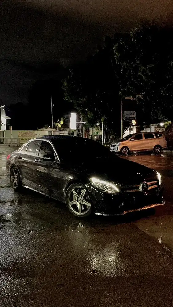 Mercedes-Benz C300 2017 Bensin