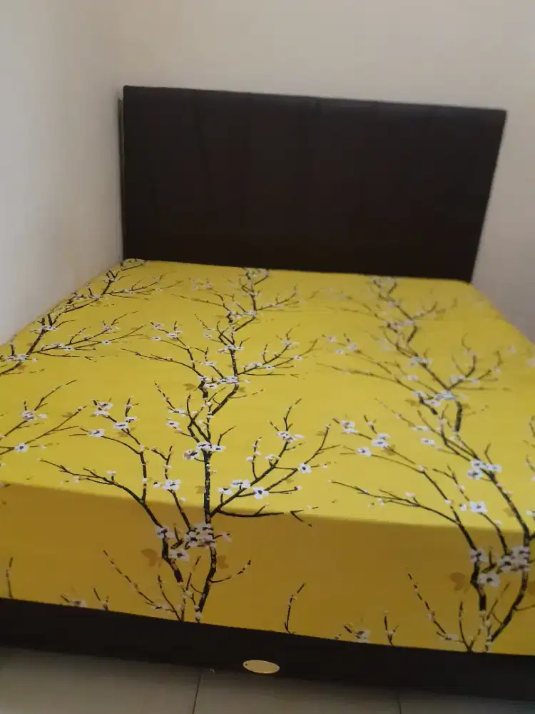 Jual Divan+Sndaran sja(tnp kasur) tipe Gemini dr Central Uk 180x200