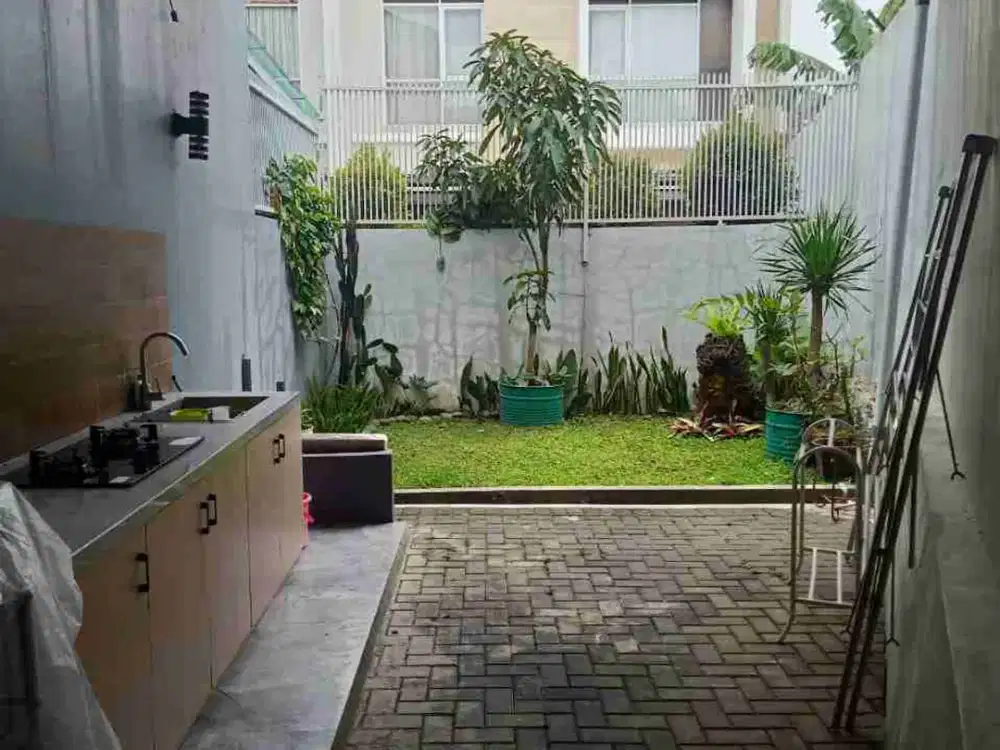 Dijual Rumah Cantik dan Terawat di Sayap Setraduta