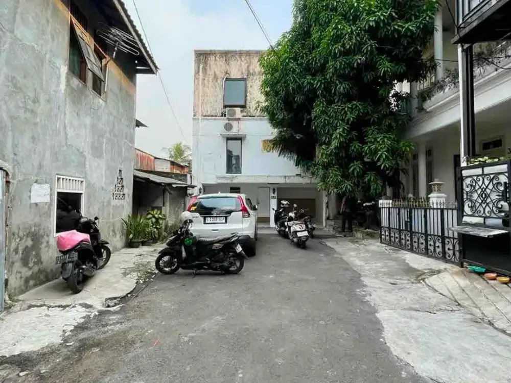 Dijual rumah Ex studio cocok buat Kost,rumah tinggal dkt ke pim,gancit di radio dlm kby baru