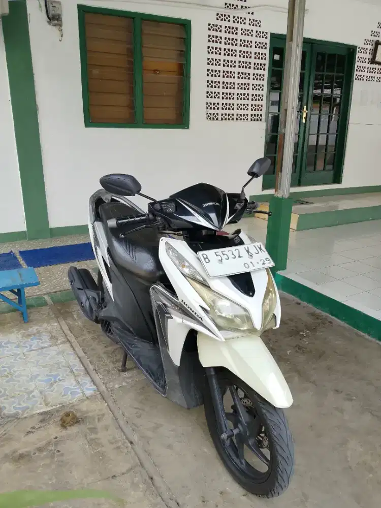 Vario kzr putih 2014