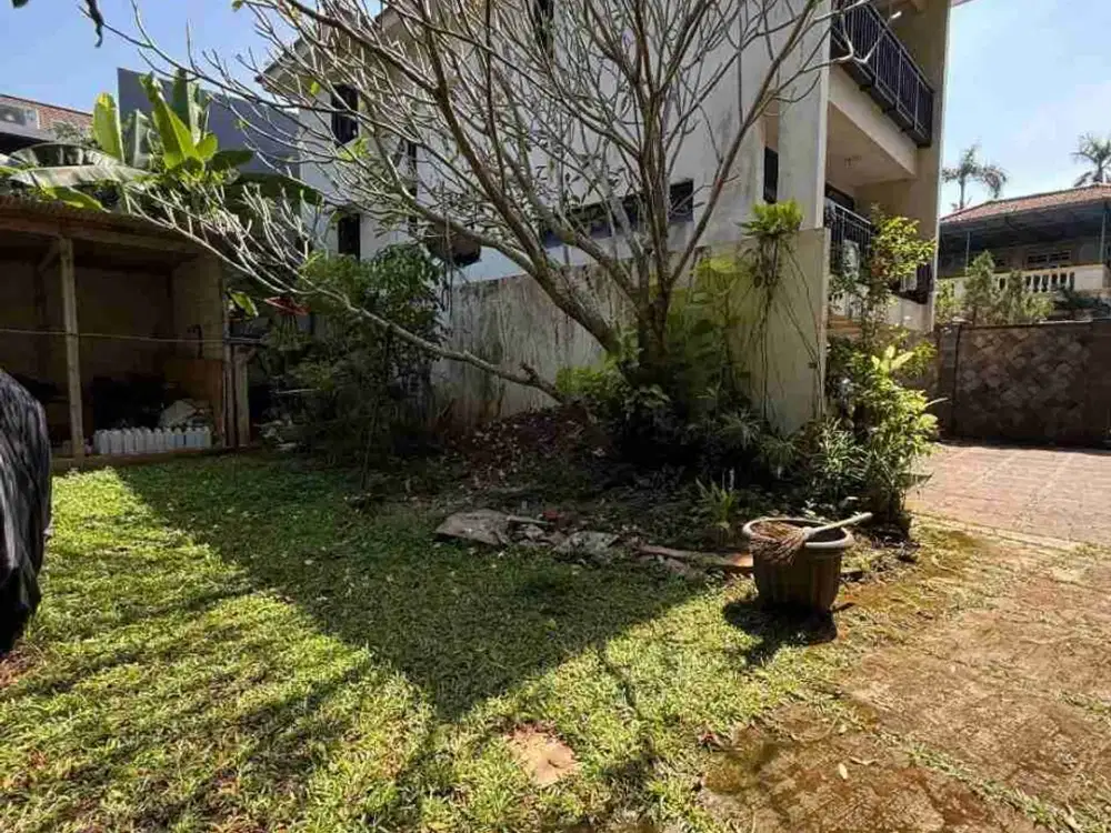 Rumah Lama 3 Lantai di Pondok Indah Jaksel