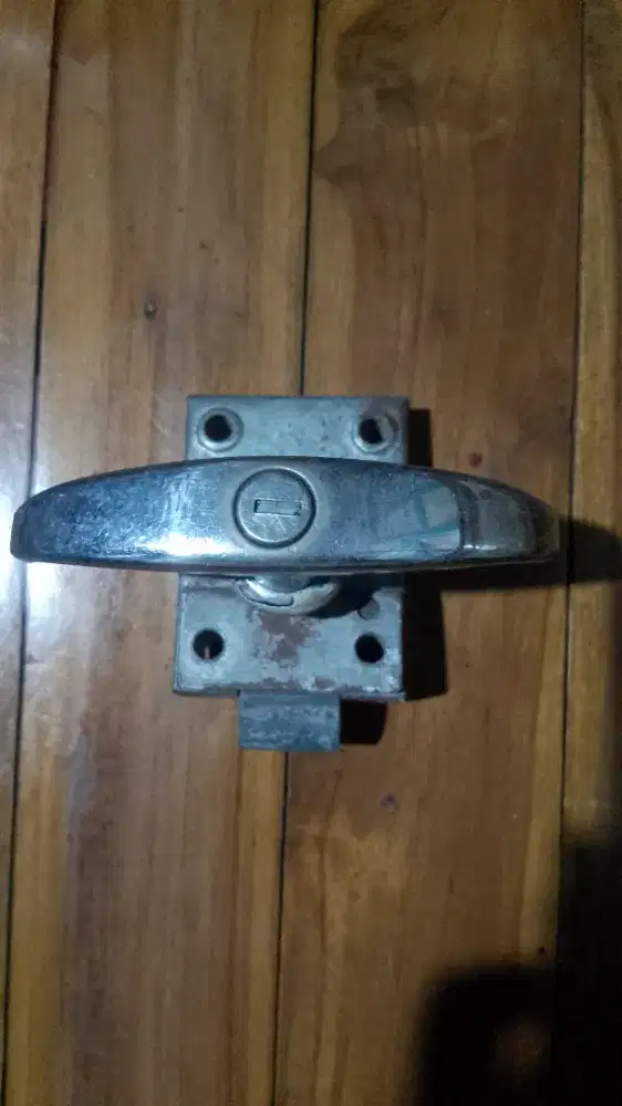 Handle pintu belakang VW Kombi Brazil