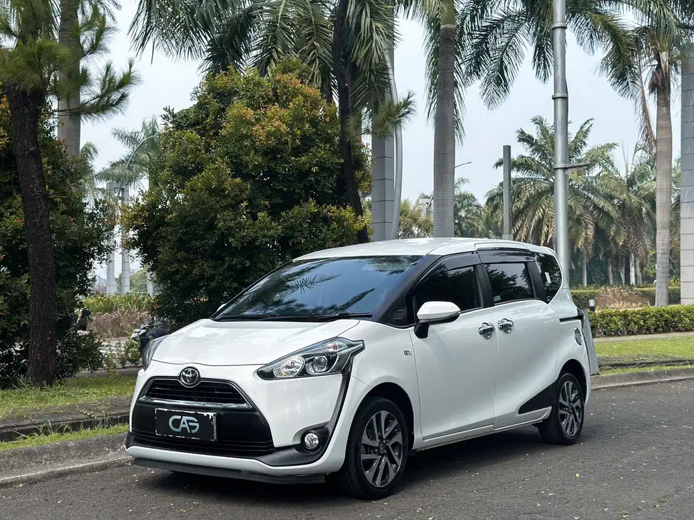 2019 TOYOTA SIENTA V 1.5 AT MATIC KM LOW