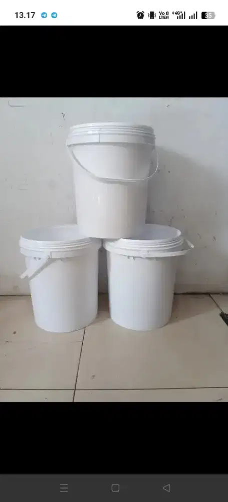 Ember putih polos 25kg lengkap tutup