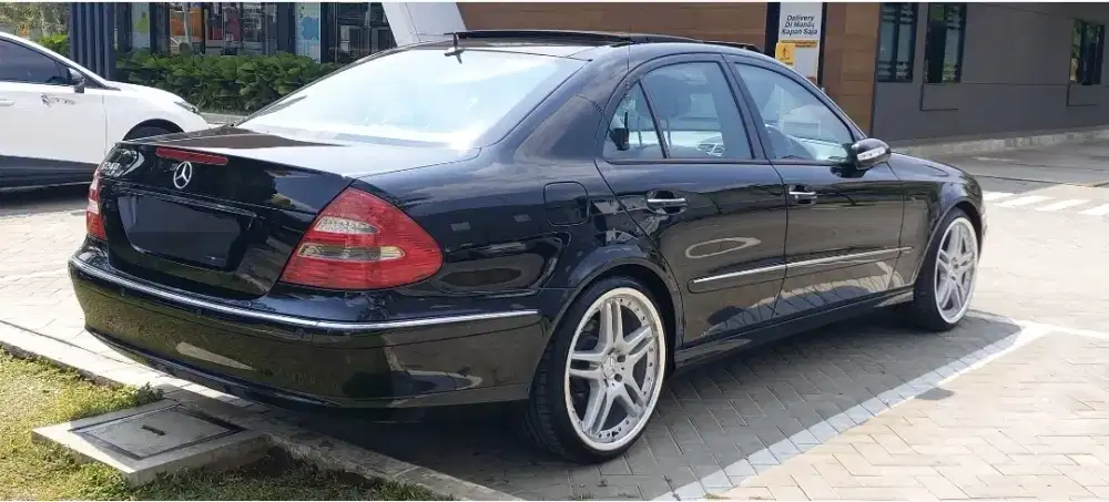 Mercedes Benz W211 E240 Avantgarde