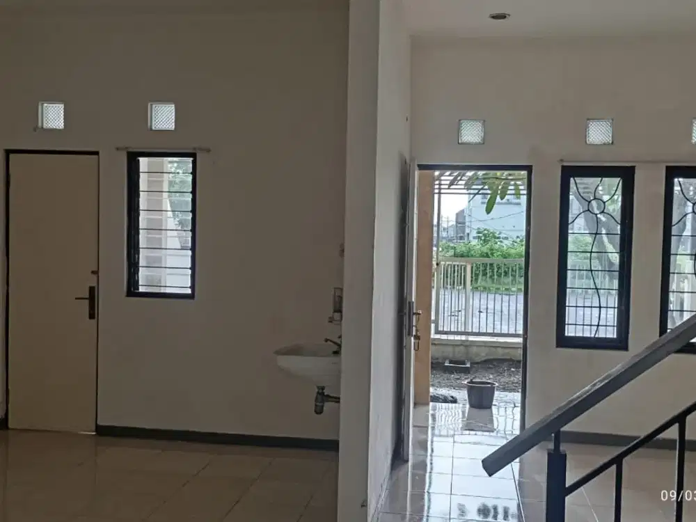 Dijual Rumah 2 Lantai Saiap Huni – Perumahan Dian Regency Harga Nego