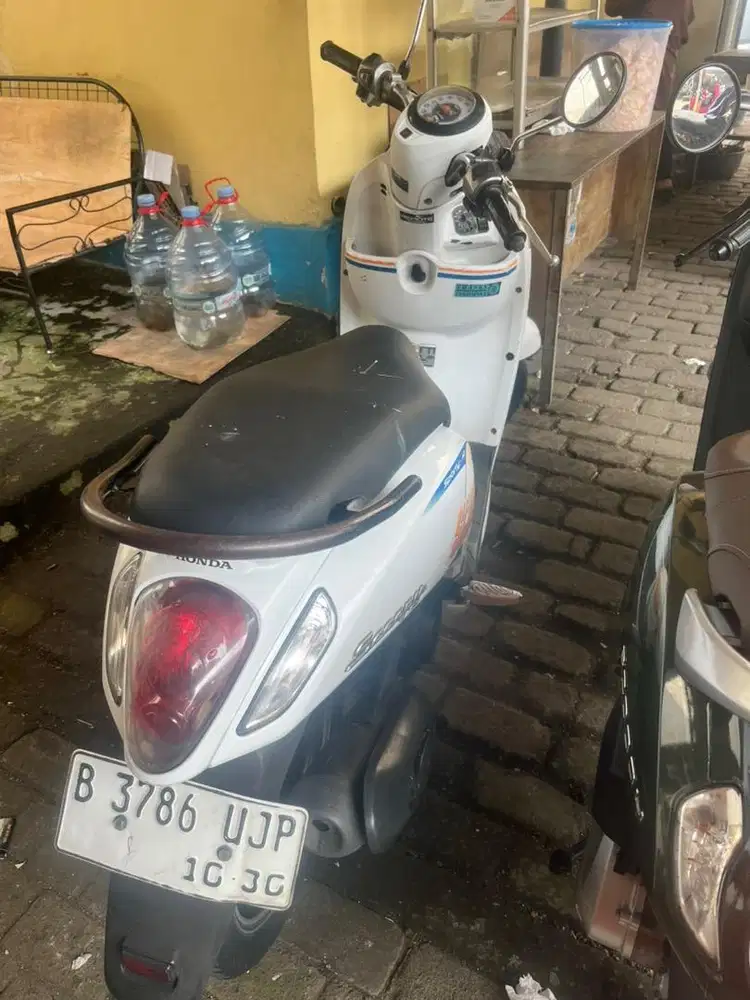 Honda scoopy 2015