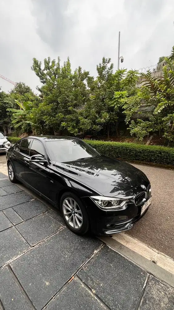 BMW 320i 2017 (F30)