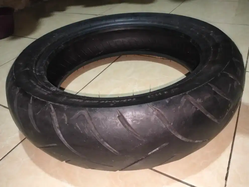 Jual ban motor tubles masih bagus ukuran 140/70 ring 14