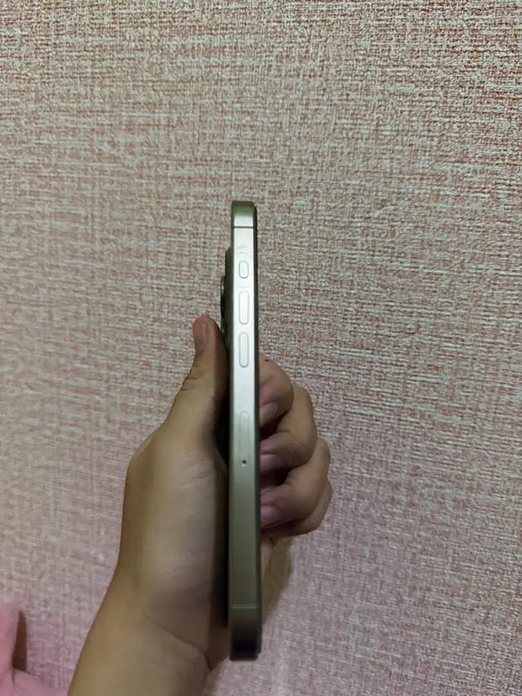 Iphone 15pro 128gb (resmi ibox) warna silver