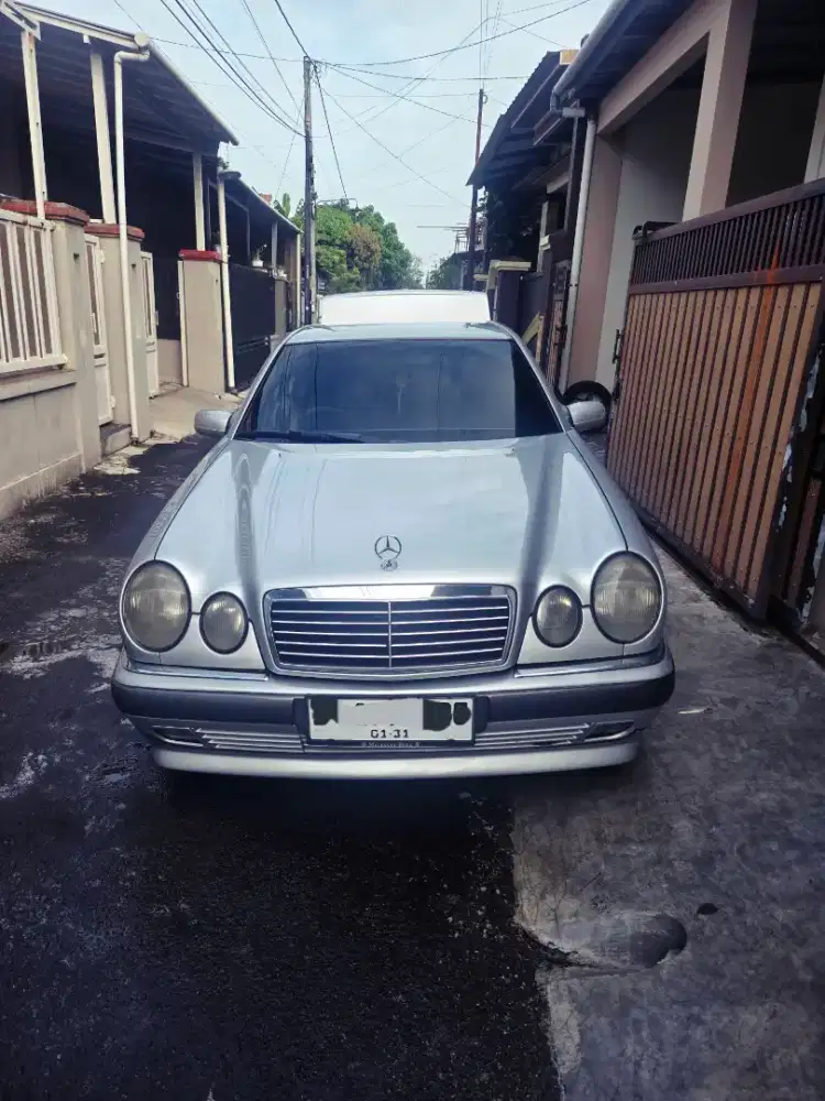 Ijual Mercy W210 e320 AT Pajak Hidup