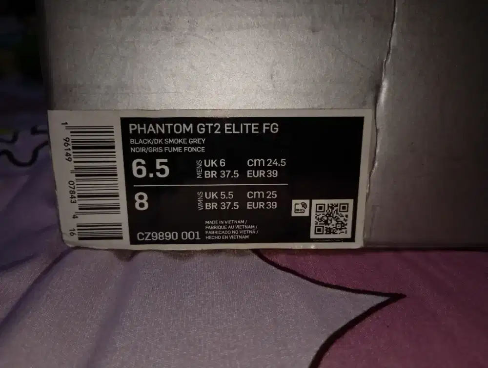 Sepatu bola Nike Phantom HT 2 Elite FG ukuran 39