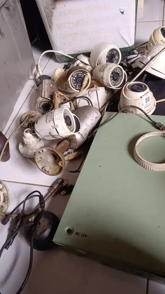 CCTV bongkar komplek