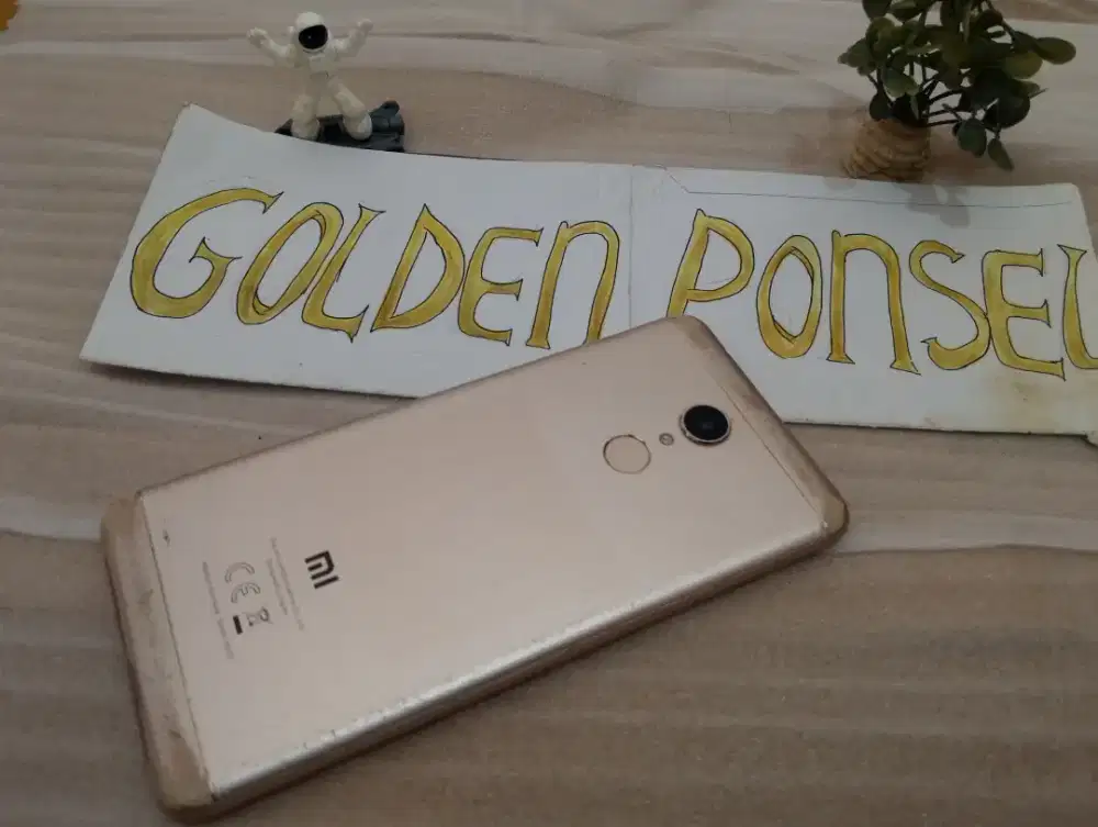 Redmi 5 Finger(16Gb/Ram2Gb)Golden Ponsel