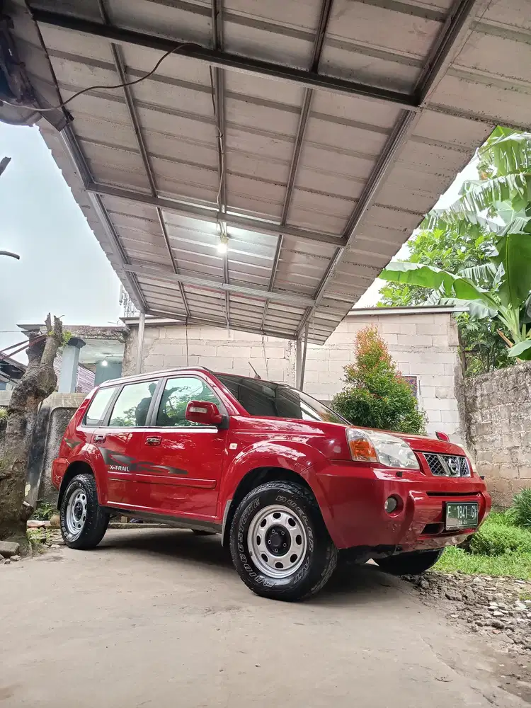 Nissan X-Trail ST asli merah langka mulus siap pakai