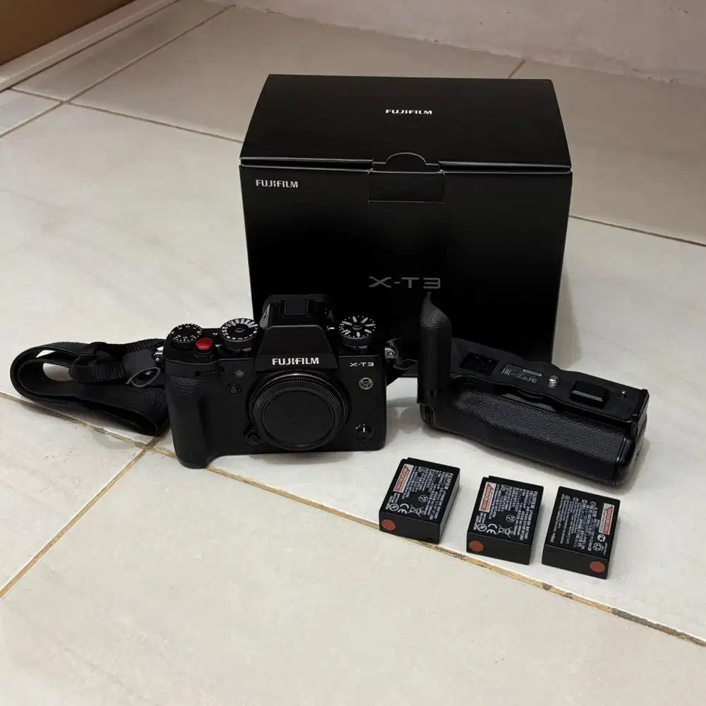Kamera Fujifilm X-T3 Body + Vertical Grip Battery no minus like new