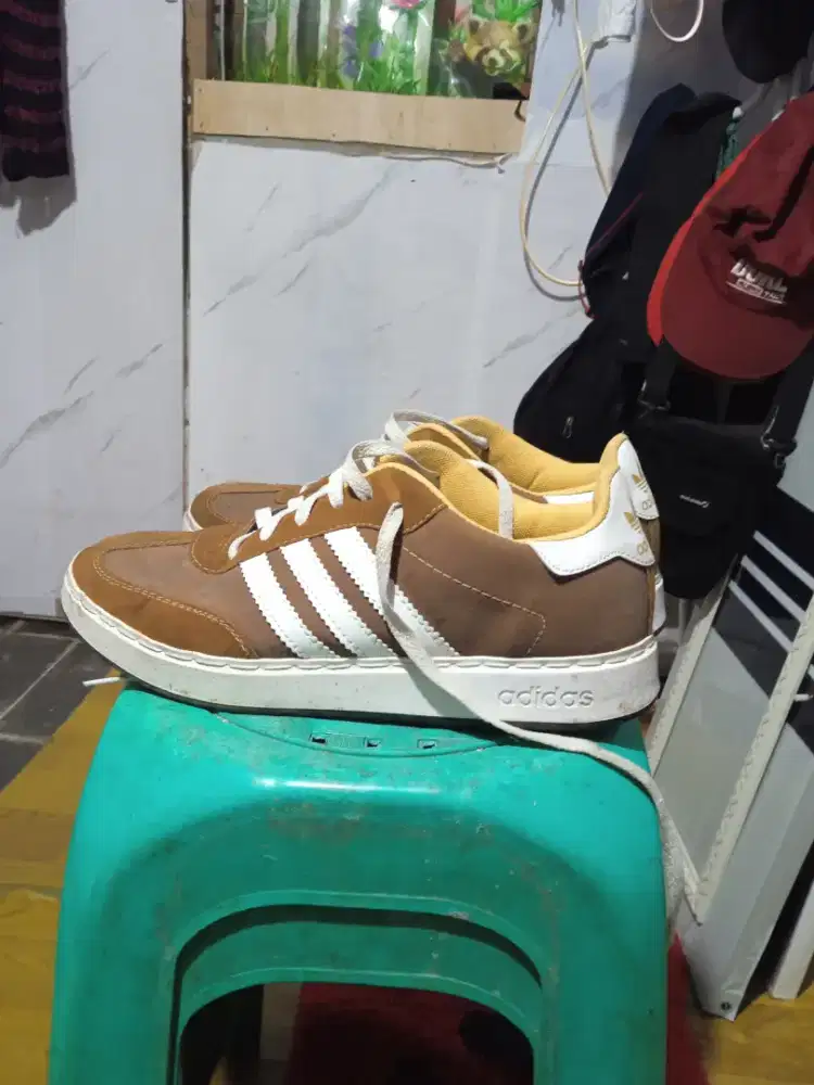 Sepatu masih bagus no minus ukuran 42
