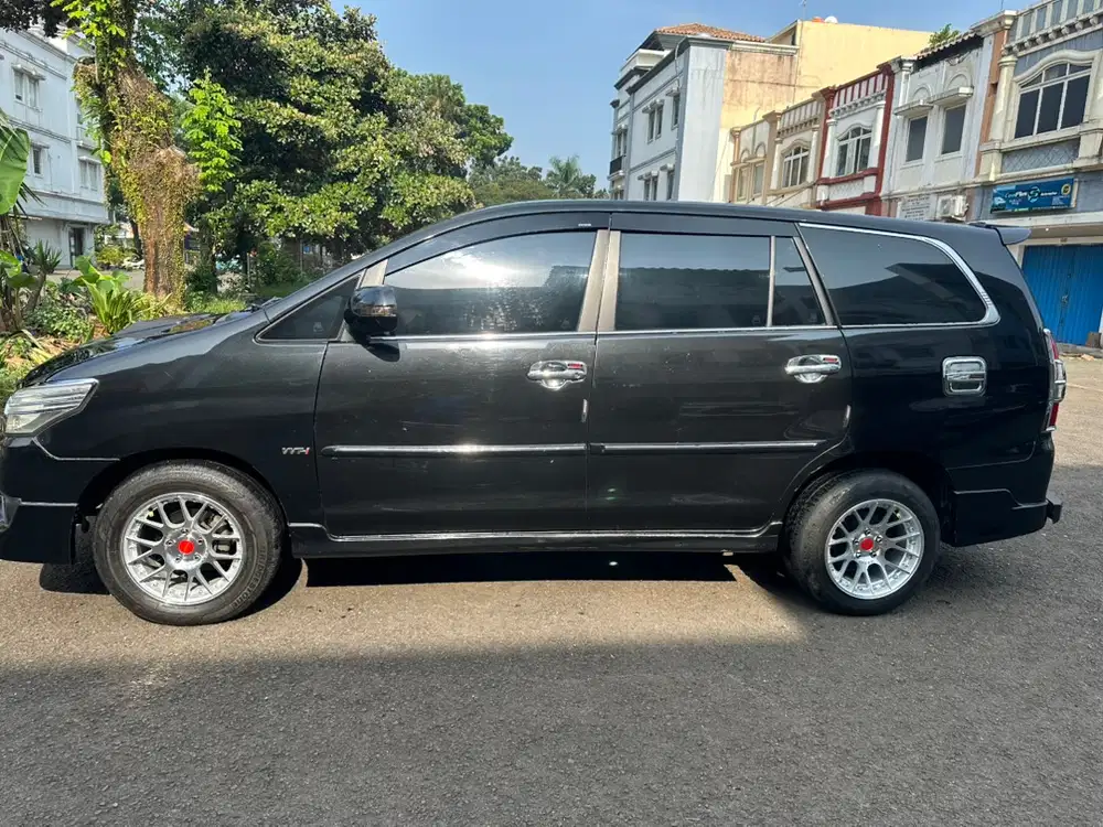Toyota Kijang Innova 2006 Bensin