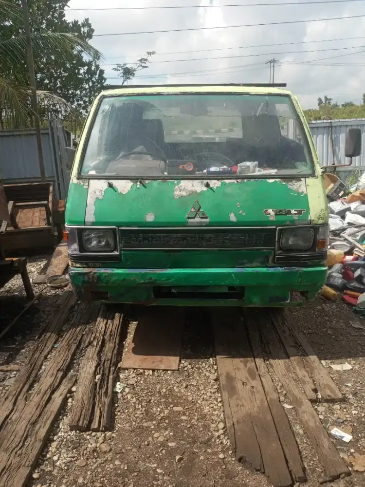 Pickup L300 bensin tahun 1988