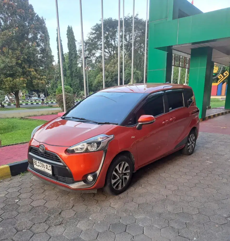 Sale Toyota Sienta V Matic istimewa